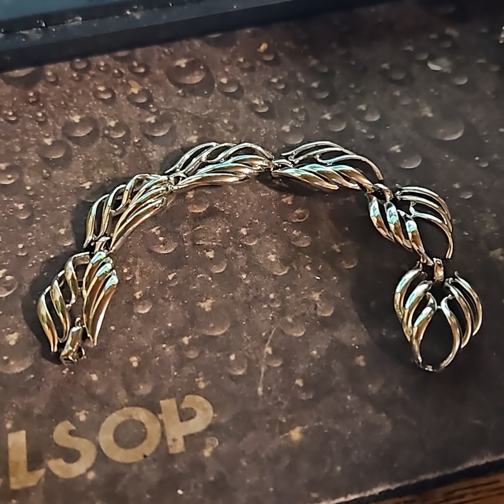Vintage Coro Silvertone Bracelet 7" Long.
